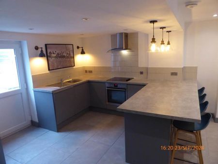 2 bedroom terraced house to rent - Photo 5