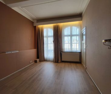 Charmant appartement met zicht op de Grote Markt van Ieper. - Photo 5