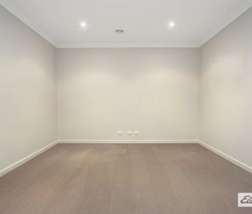 Modern Family Living - Photo 5