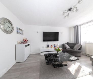 2 bedroom maisonette to rent - Photo 2