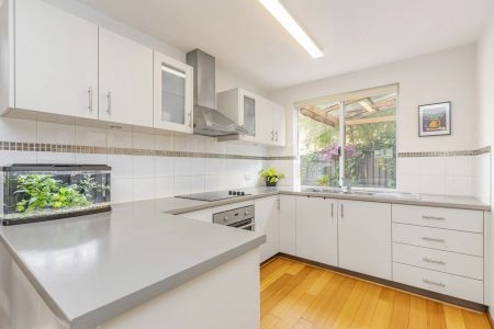 Charming Townhouse in Prime Como Beach Location! - Photo 3