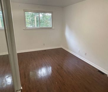 For Lease - 143 Chester Le Boulevard Unit# Unit 2, Toronto, Ontario - Photo 6