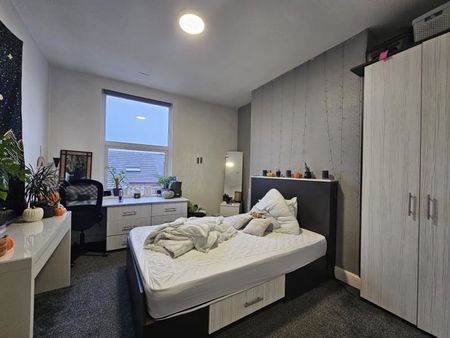 Brudenell Grove, Hyde Park - Photo 2