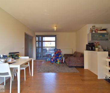 Recent appartement met 2 slaapkamers en grote garage in het centrum... - Photo 2