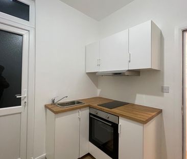 Studio Flat, Napier Road, E11 - Photo 2