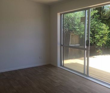 Modern standalone granny flat & private garden - Photo 6