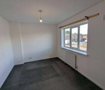 2 bedroom semi-detached house to rent - Photo 5