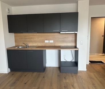 location Appartement T2 DE 43.41m² À PLAISIR - Photo 4