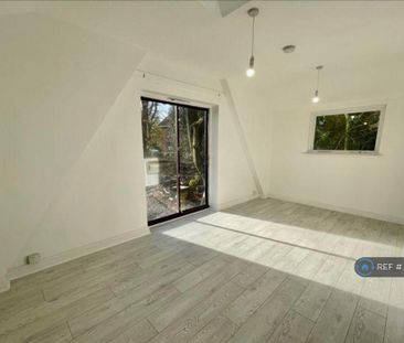 1 bedroom bungalow to rent - Photo 2