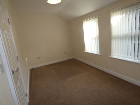 Coop Street Flat 2 - Photo 3