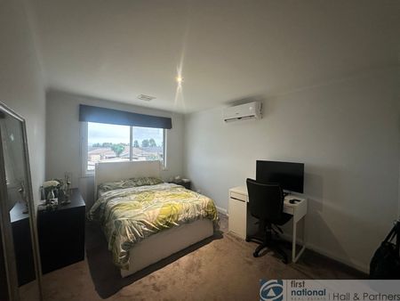 Spacious home - Photo 2