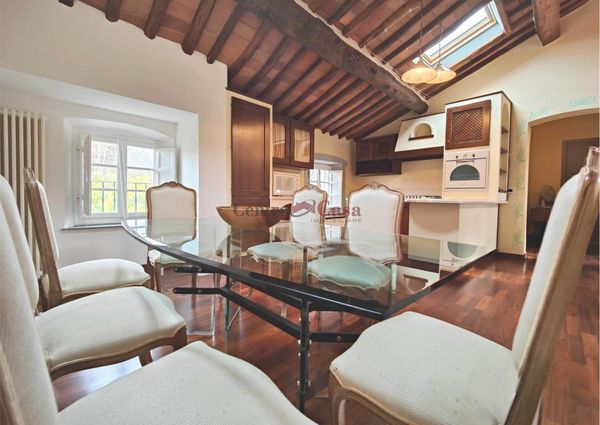 Elegante appartamento rustico in casa colonica