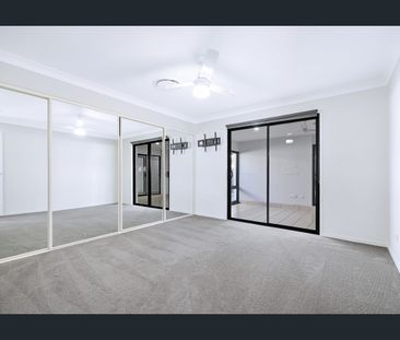 Beautiful home with a great layout - Photo 3