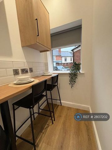 Studio to rent - Photo 3