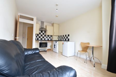 1 Bed Flat, T L House, LU1 - Photo 3