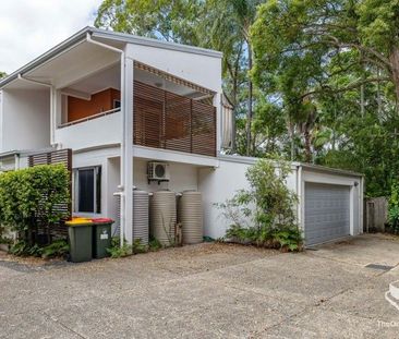 Modern 3-Bedroom Townhouse in Prime Indooroopilly Location - Photo 4