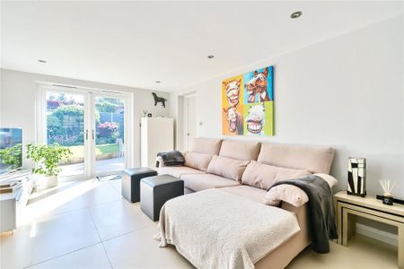 4 bedroom semi-detached house to rent - Photo 2