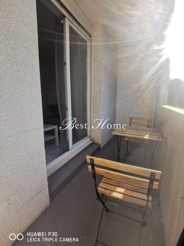 A louer, Nîmes quartier des Costières/Ville active, studio meublé avec terrasse - Photo 2