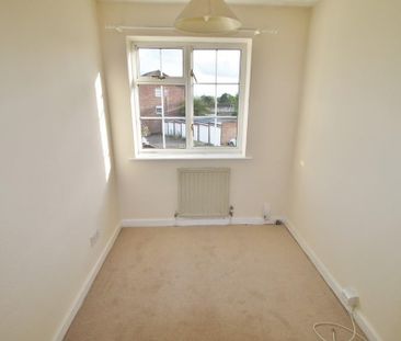 3 bedroom terraced house to rent - Photo 3