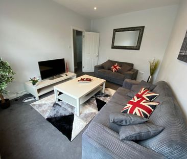 Room in a Shared Flat, Monkville Mansions, NW11 - Photo 3