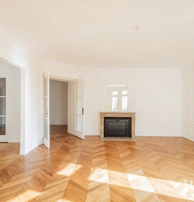 Appartement • Parc Monceau - Photo 1