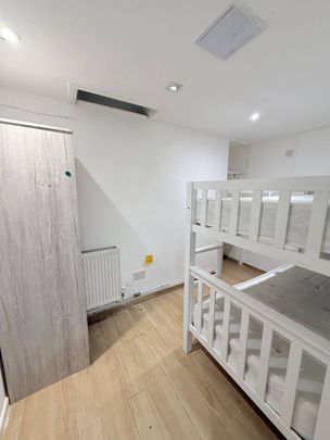 Two double room close to ilford station- 1675 pcm inclusive bills - Photo 1