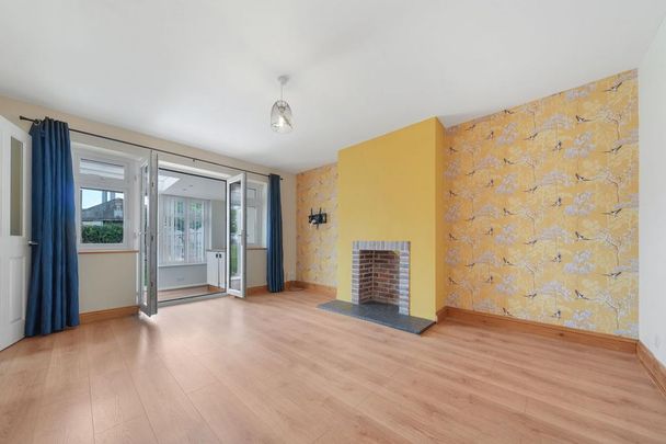 2 bedroom bungalow to rent - Photo 1