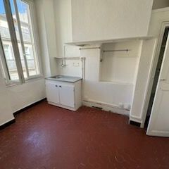 Appartement 1 pièces 35m2 MARSEILLE 1ER 435 euros - Photo 1