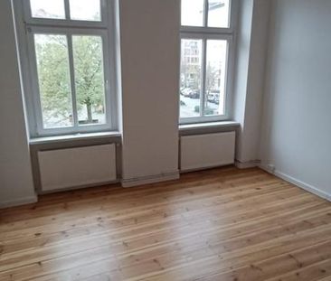 Sanierte Altbauwohnung direkt am Tuchollaplatz ab sofort EUR 740 - Photo 1