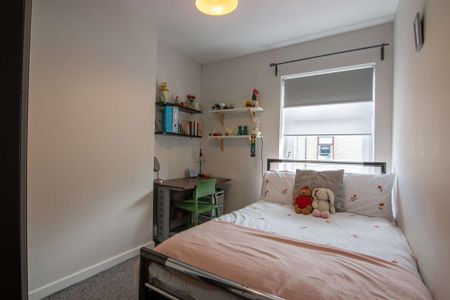 Completely remodelled to spectacular standard! - Photo 5