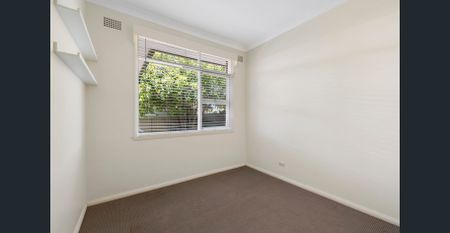 Modern Family Home In Ideal Location - Photo 4