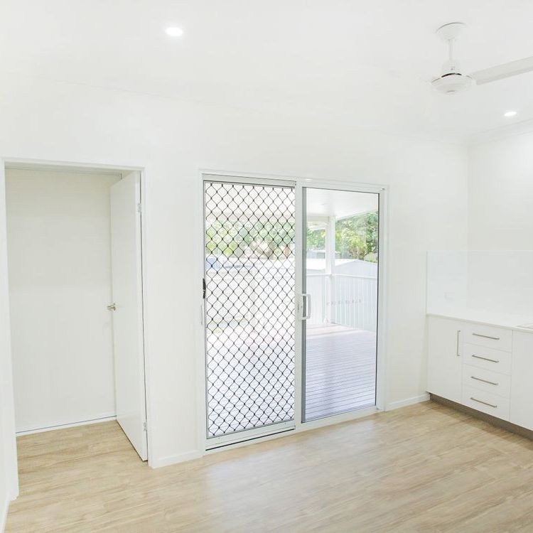 Renovated 3 Bedroom Home - Photo 1