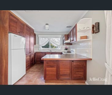 52 Luck Street, Eltham, Vic 3095 - Photo 2