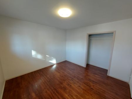 2 Bedroom Unit in West Park! - Photo 2