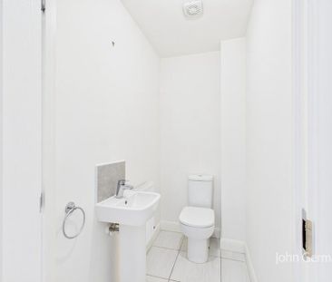 3 bedroom semi-detached house to rent - Photo 6