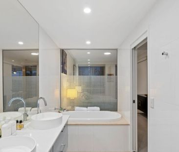 1707/1 Rialto Quay Drive, Hope Island QLD 4212 - Apartment For Rent... - Photo 2