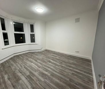 6 Bed End Terrace, Browning Road, E12 - Photo 3