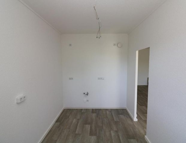 Trauen Sie Ihren Augen...große 3-RW mit Aufzug, Wanne u. Balkon!!! - Foto 1