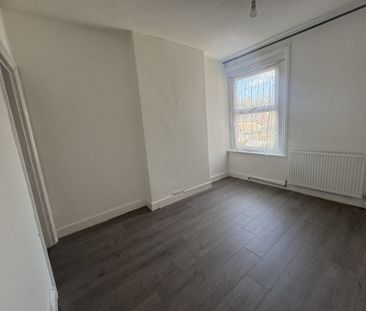 Lansdowne Road, Croydon, CR8 2 - Photo 2