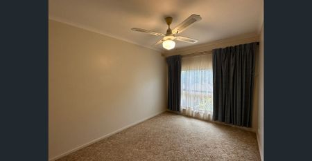 Charming 2 Bedroom Home - Photo 4