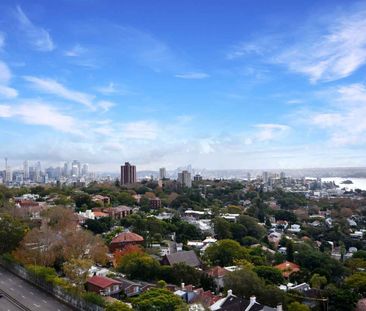 SPECTACULAR TWO BEDROOM APARTMENT WITH HARBOUR VIEWS & DOUBLE PARKING - Photo 3