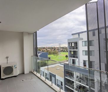 Modern 1-Bedroom Apartment – Canterbury’s Best Location! - Photo 4