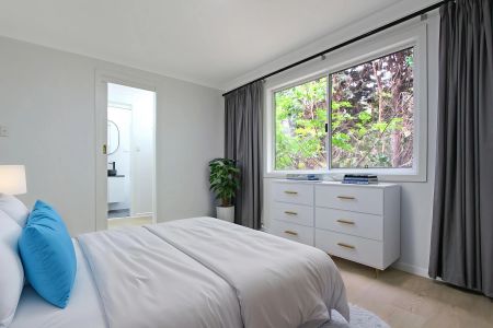 Spacious Three bedroom plus study family home - Photo 5