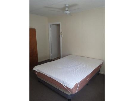 Furnished 1 Bed unit for rent - Photo 2