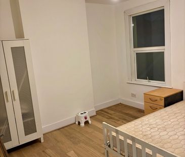 Room in a Shared House, Clarendon Road, CR0 - Photo 3