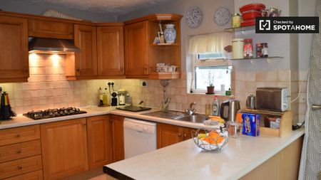 Room for rent in 3-bedroom apartment in Clonsilla, Dublin - Photo 5