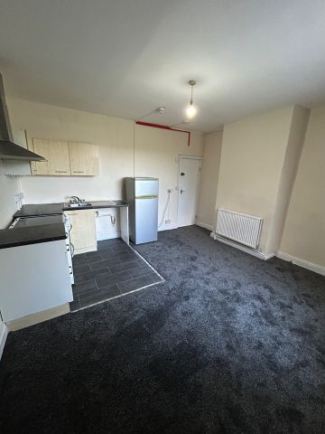 Studio Flat, Claremont Place, LS12 - Photo 5