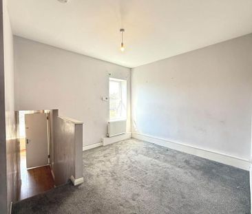 3 bedroom flat to rent - Photo 1