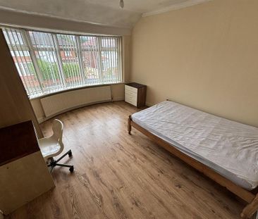 3 bedroom private hall to rent - Photo 4