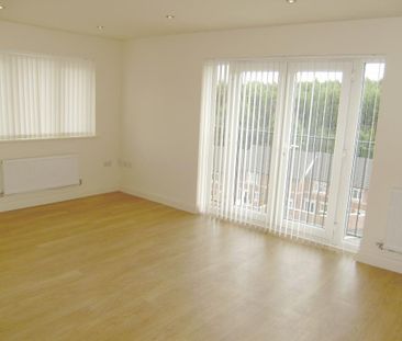 Oakwell Vale, Barnsley - Photo 2